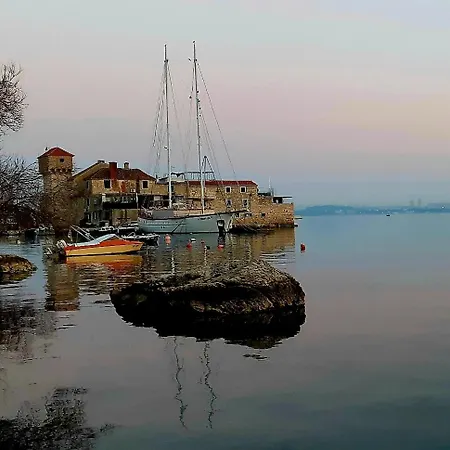 Bora Bora Апартаменты Каштела