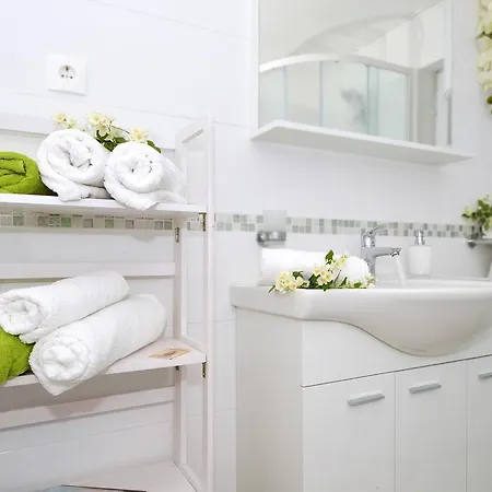 Апартаменты Bora Bora Каштела