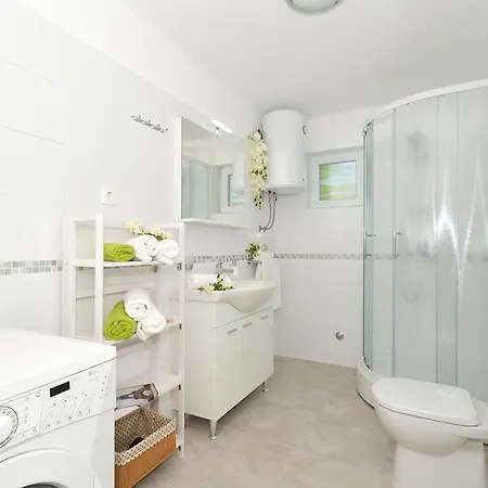 Bora Bora Каштела