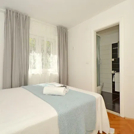 Апартаменты Bora Bora Каштела