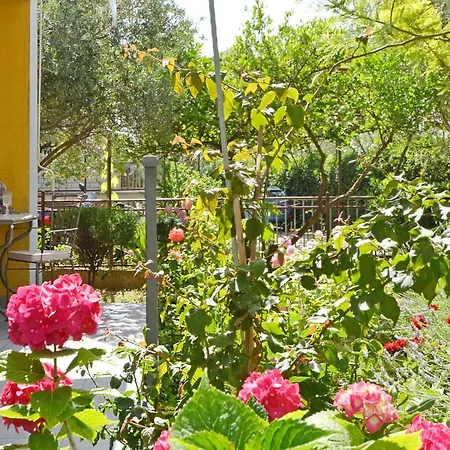 Bora Bora Каштела